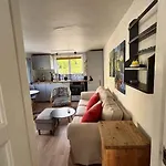 ヴィラ Cozy Little House In The Countryside