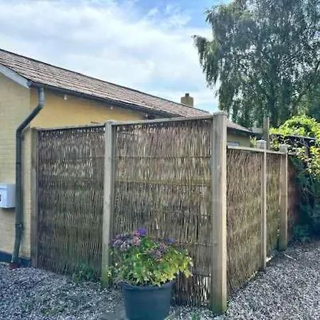 Cozy Little House In The Countryside *